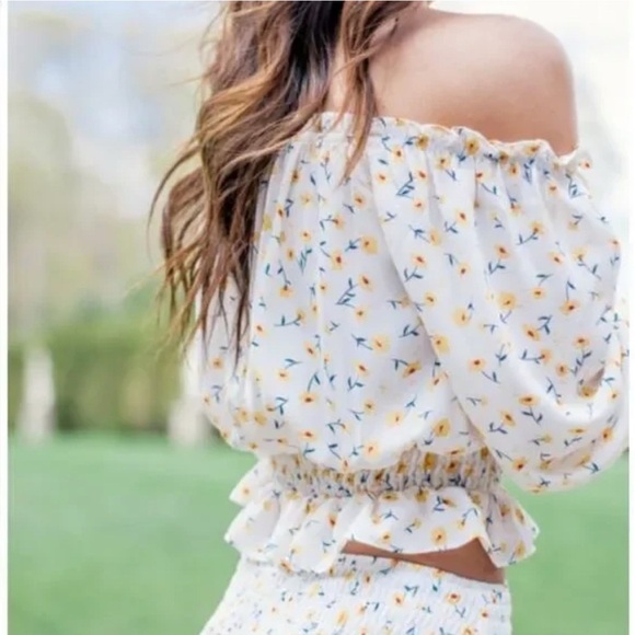 Helen Owen x AQUA Floral Smocked Crop Blouse Yellow White Size S - Picture 2 of 9